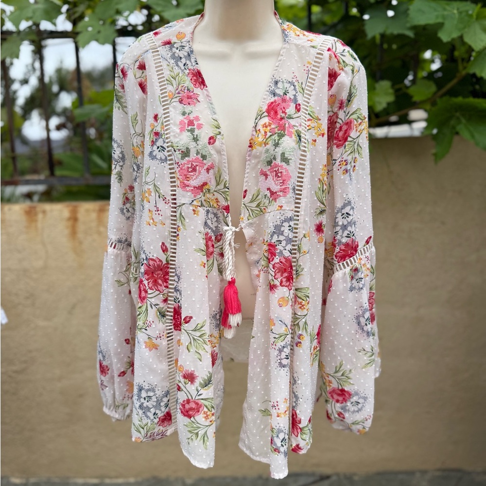 Time and Tru Pink and White Tie Front Blouse